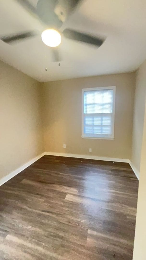 Building Photo - 2 bedroom and 1 bath home