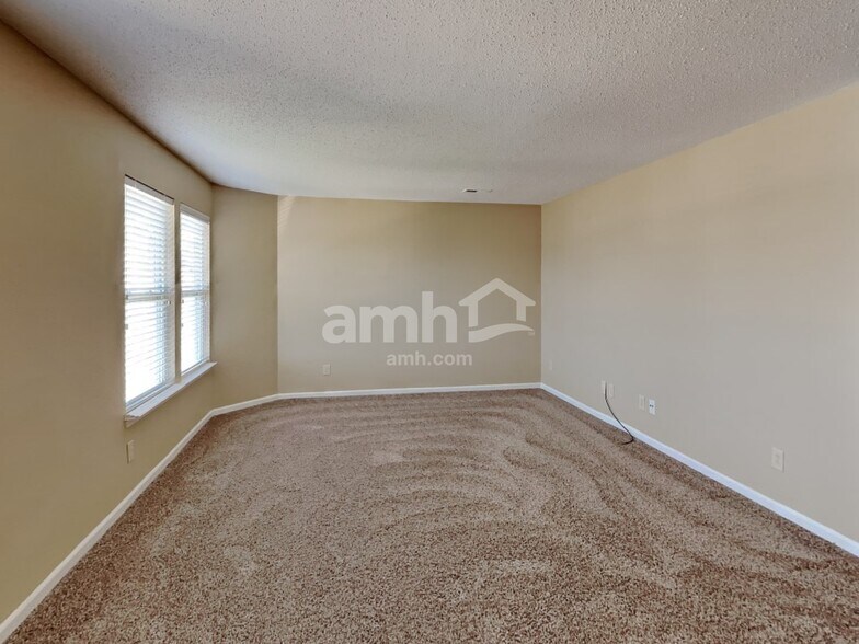 Building Photo - 9104 Cherry Grove Ct