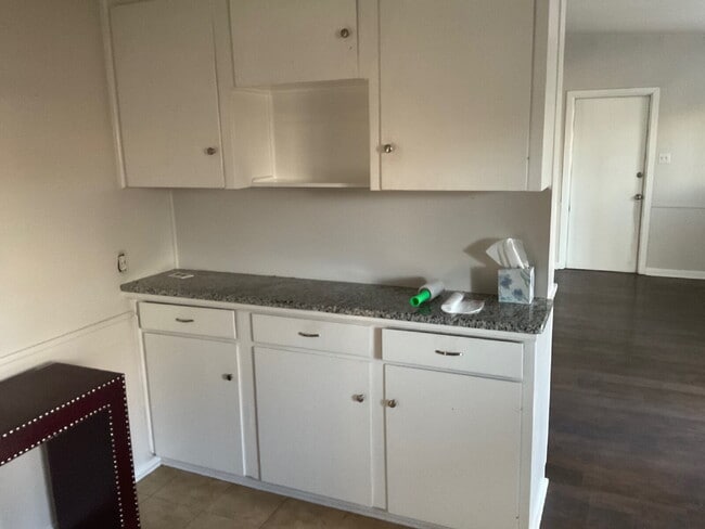 Building Photo - 515 Cave Ln