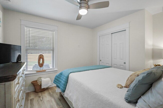 Building Photo - 71 Lafavre Ln