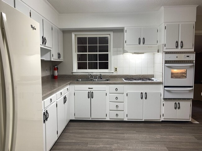 Building Photo - Renovated 3 Bedroom Ranch in Raleigh, Avai...