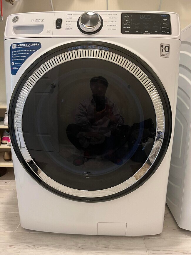 Building Photo - 2713 Misty Flower Dr