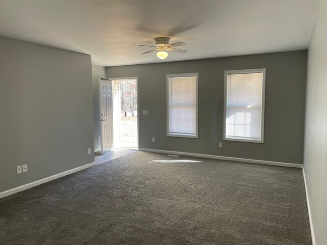 Building Photo - 3 BED, 2 BATH HOME IN SOUTHWEST SCHOOL DISTRICT!