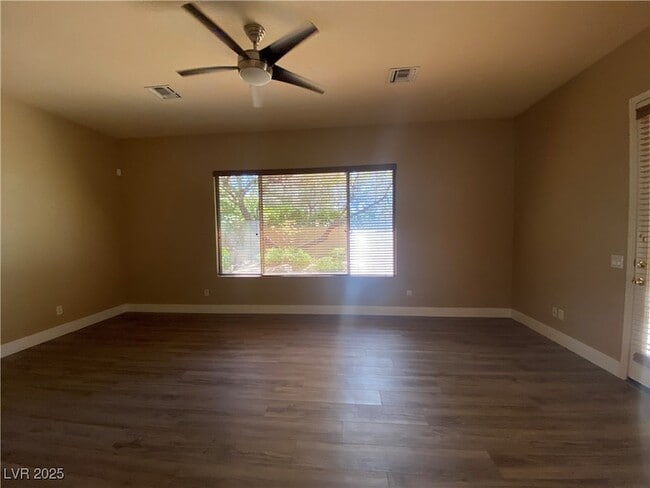 Building Photo - 17 Moraine Dr