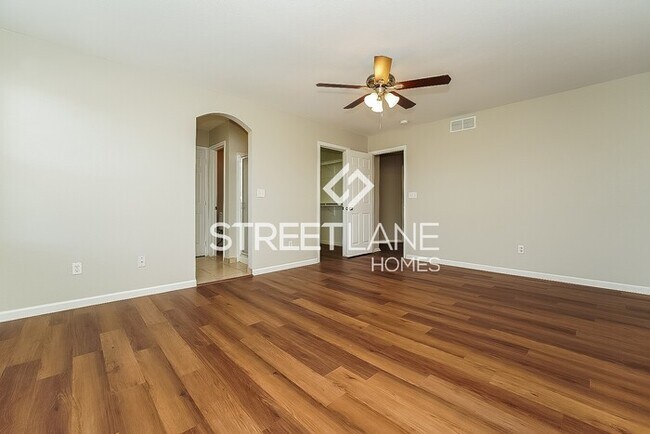 Building Photo - REDUCED!