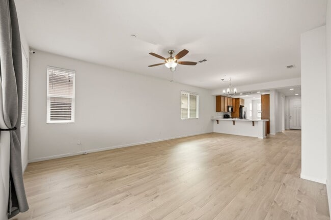 Building Photo - Desirable Elk Grove Area