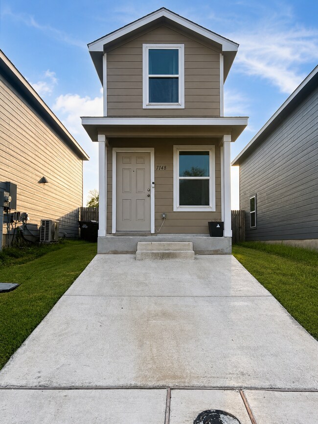Building Photo - 7148 Elm Cv