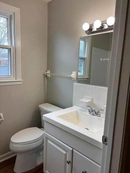 Building Photo - 646 Harpeth Bend Dr