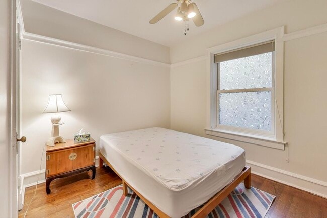 Building Photo - 3755 N Pine Grove Ave