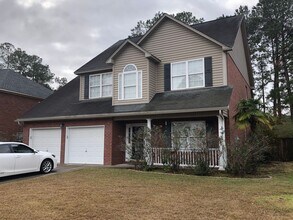 Building Photo - Pond-View Home with Spacious Yard