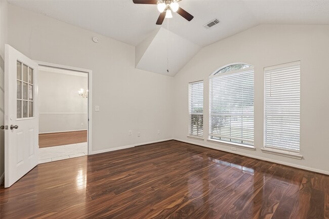 Building Photo - 2002 Foundary Dr