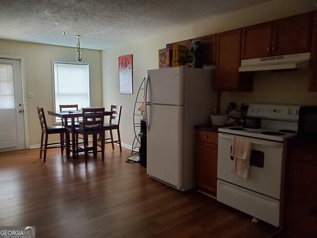 Building Photo - 1850 Cedar Shoals Dr