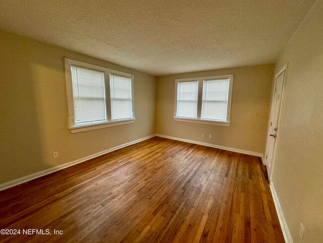 Building Photo - 2889 College St