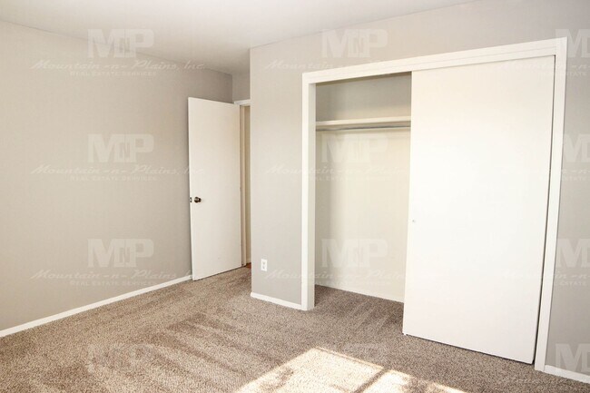 Building Photo - 2909 Sumac St