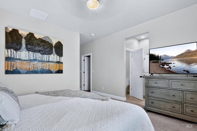 Building Photo - Beautiful South Meridian Home