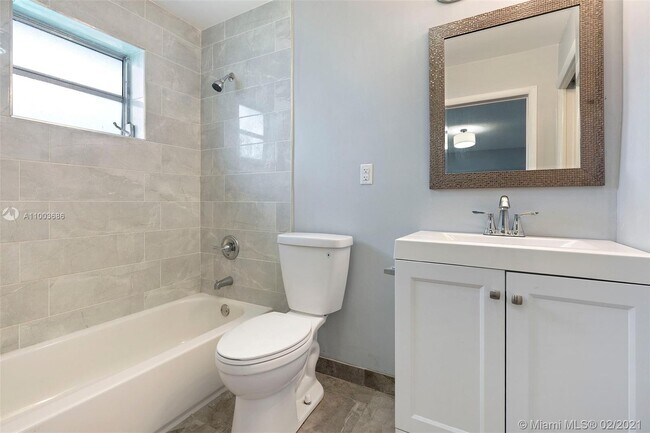 Building Photo - 2460 SW 36th Ave