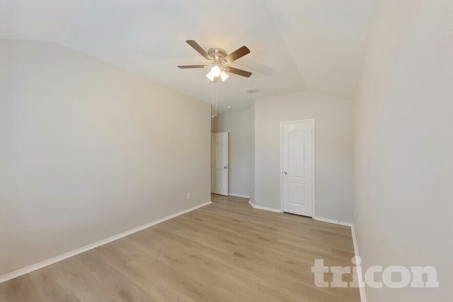 Building Photo - 522 Golden Bell Dr