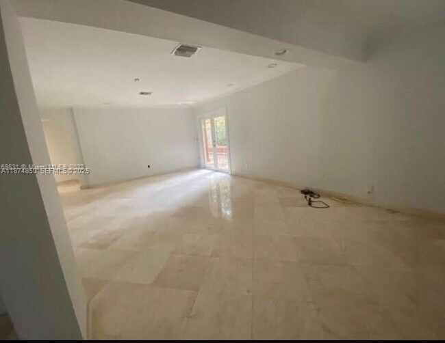 Building Photo - 2195 Secoffee St