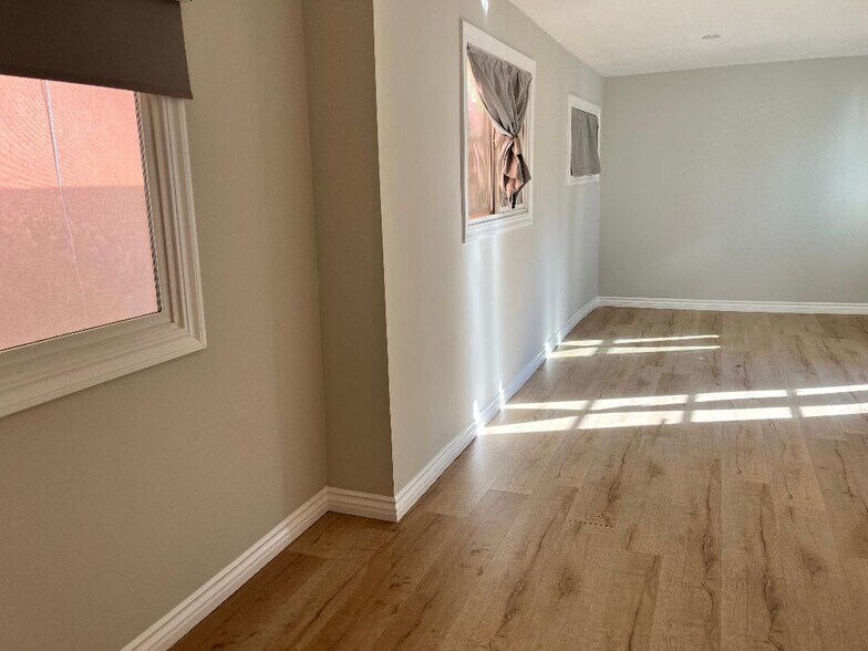 Building Photo - 1866 N Ave 56