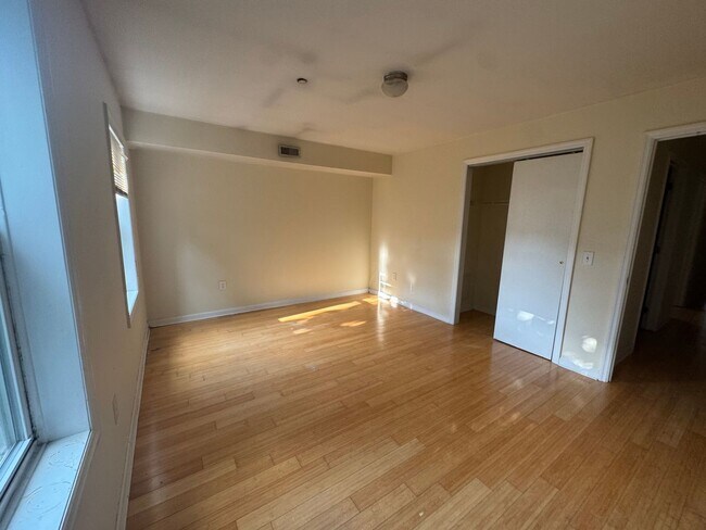 Building Photo - 1526 N 17th St