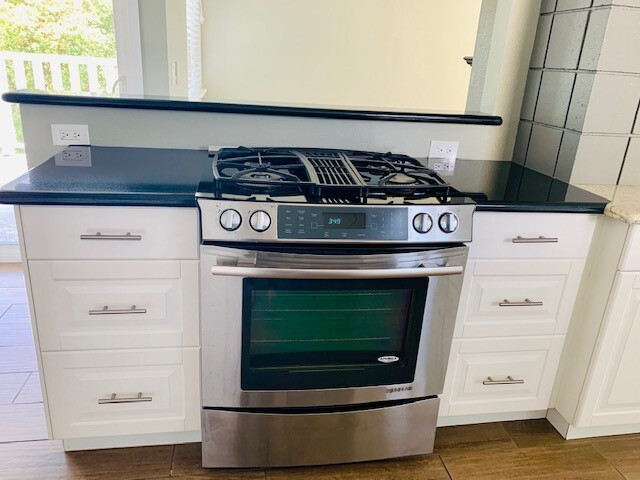 Building Photo - 403 Fernleaf Ave