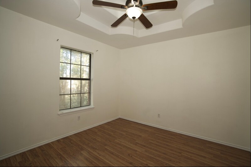 Building Photo - 746 Sonesta Dr