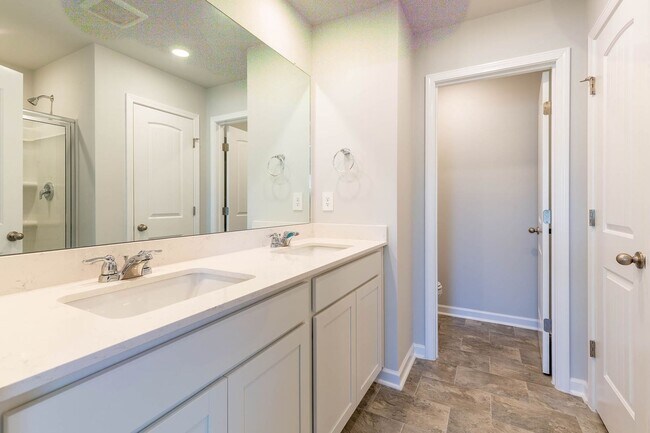 Building Photo - 626 Longtail Ln