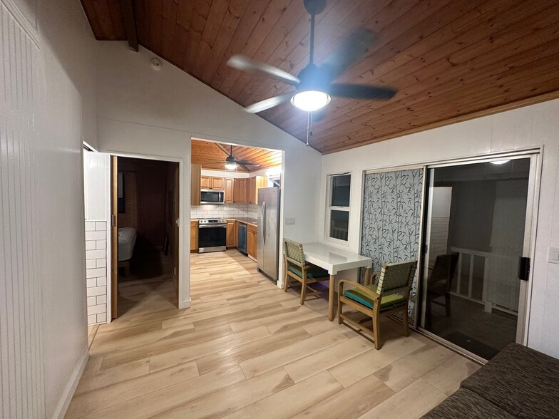 Building Photo - 154 Kupuna St