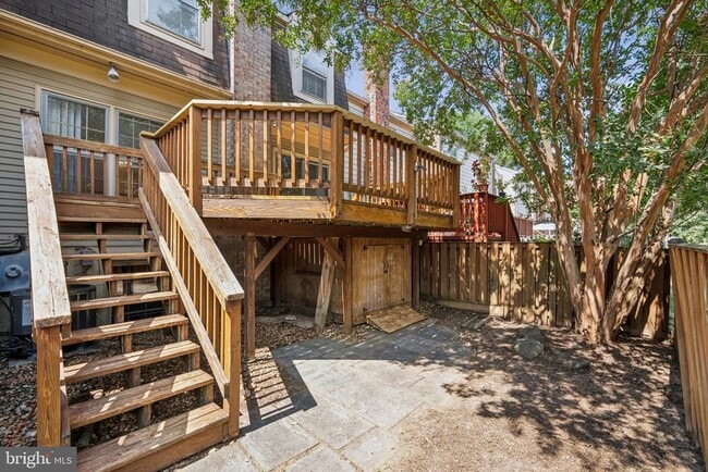 Building Photo - 2917 Village Spring Ln