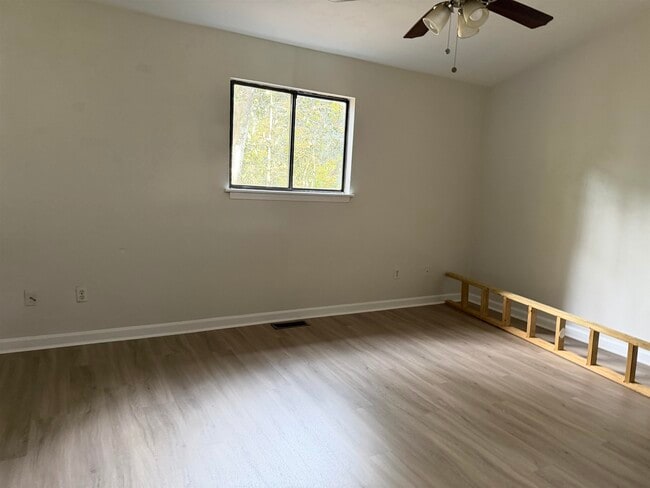 Building Photo - 203 Parkbrook Cir