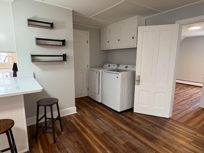 Building Photo - 84 Quinapoxet St