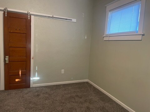 Building Photo - 619 20th St N