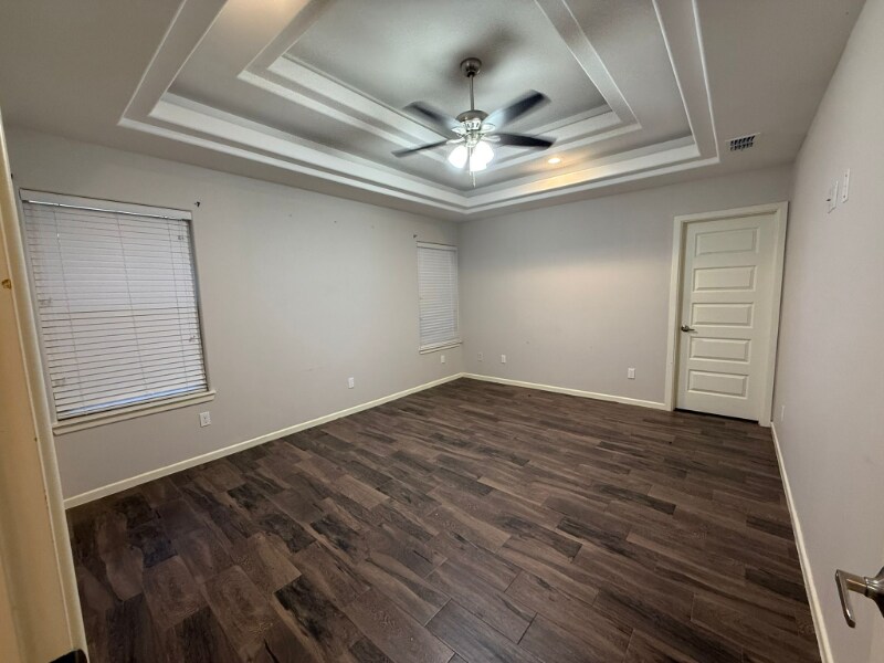 Building Photo - 1321 Combs Ave