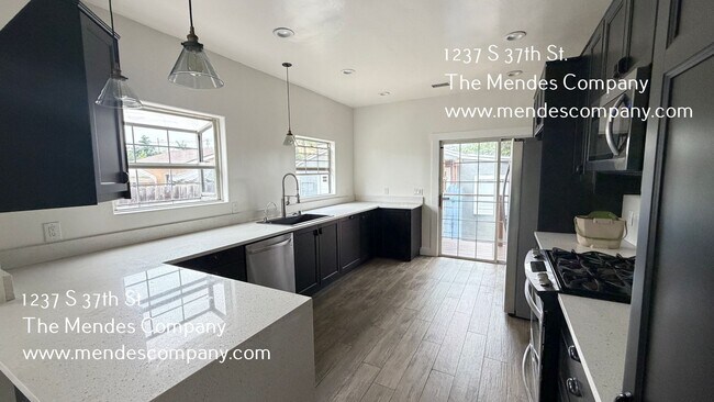 Building Photo - 1237 S 37th St