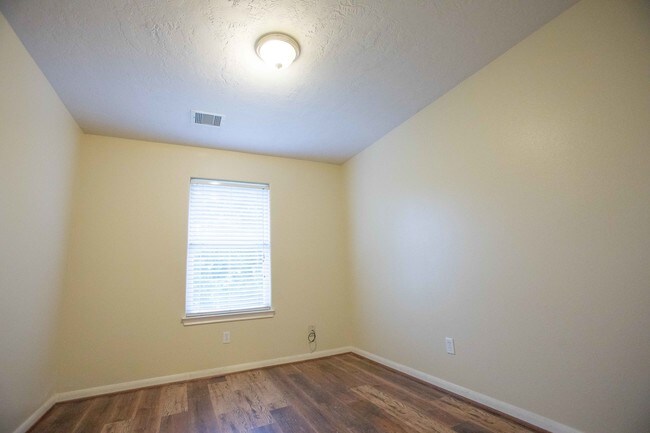 Building Photo - 7824 Comal St