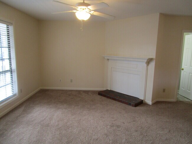 Building Photo - 645 Archdale Dr