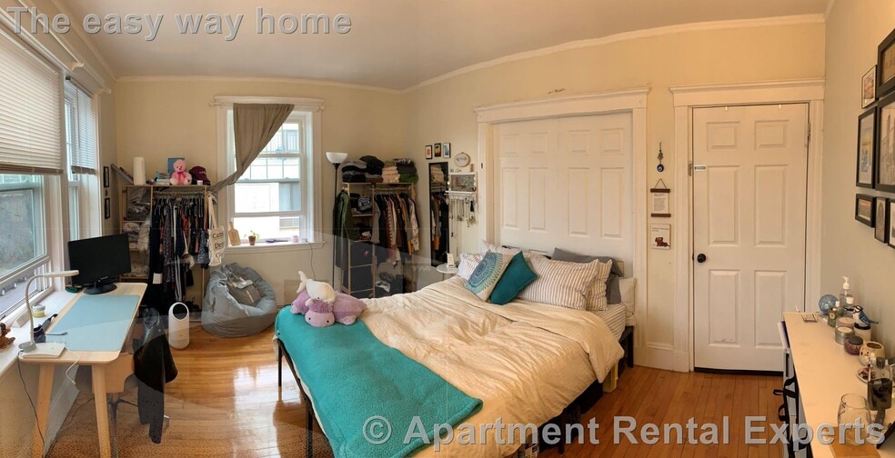 Building Photo - 14 Centre St