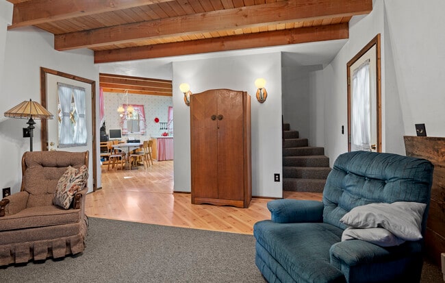 Building Photo - 2888 Echo Cave Ovi