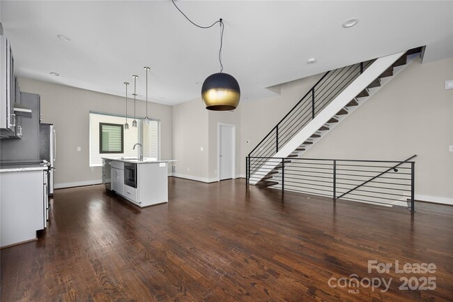Building Photo - 1008 Westbrook Dr