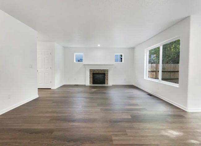 Building Photo - 21730 NE Palisade Pl