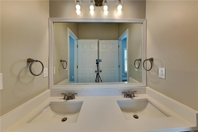 Building Photo - 3761 Carmen Ct SW