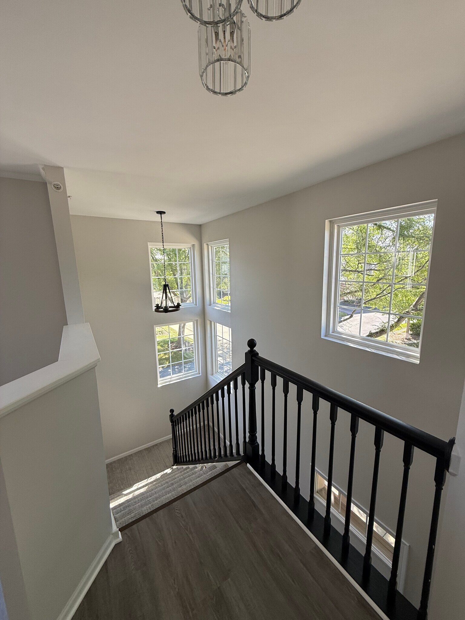 Building Photo - 2276 Vanderbilt Dr
