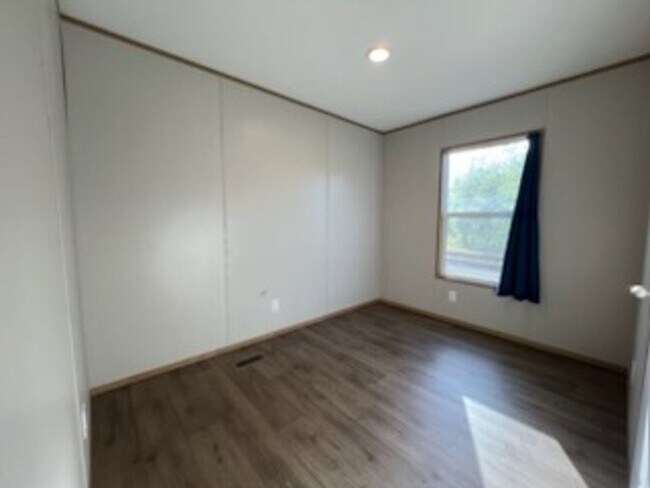 Building Photo - Modern 3-Bedroom Mobile Home in Peaceful Onslow County