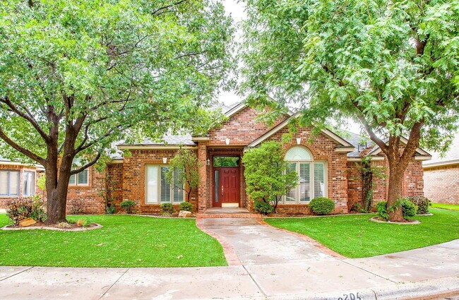 Primary Photo - 8204 Dover Ave