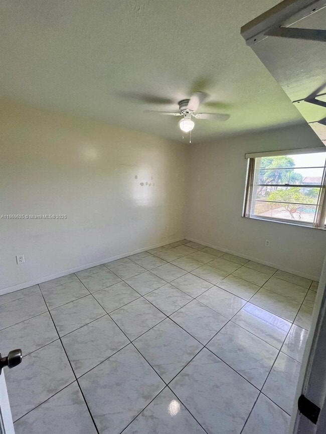 Building Photo - 7071 SW 129th Ave