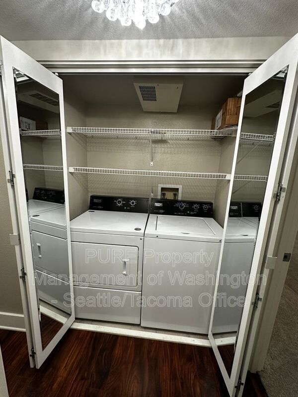 Building Photo - 3008 N Narrows Dr