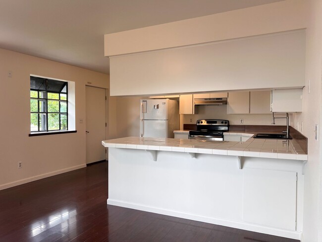 Building Photo - 3BD/2BA LARGE HOME IN LEBANON