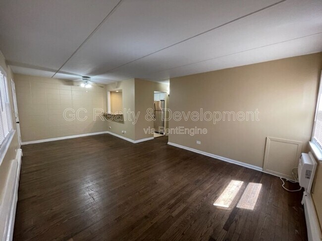 Building Photo - 255 Uteg St