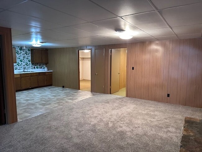 Building Photo - Maryville 37803 - 5 bedroom, 3 bath home - Contact Karen Robertson (865) 454-7626