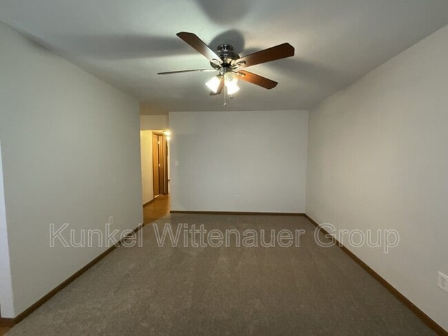 Building Photo - 1810 Jamestown Rd